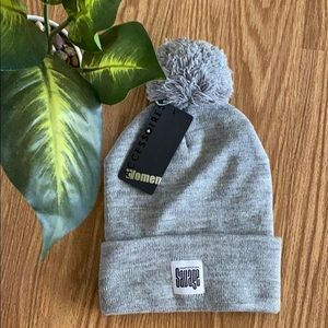 Women’s Savage Gray Pom Beanie
